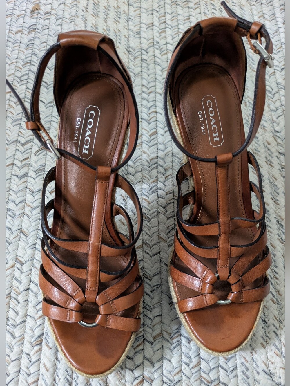 Coach Delaine Sandal, Sz 7 - Picture 2 of 6